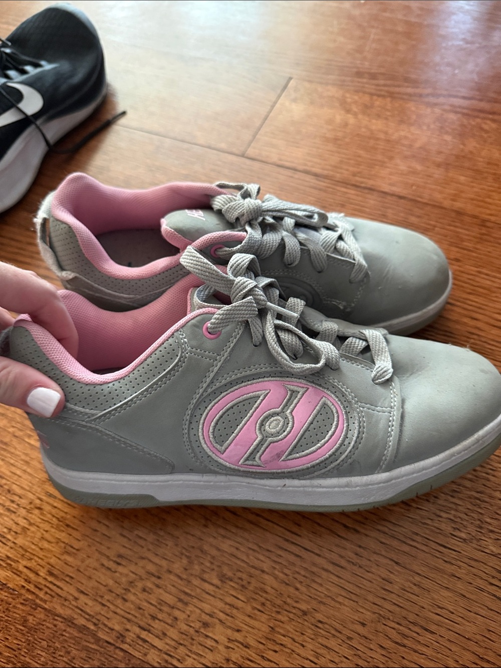 Women’s heely sneakers